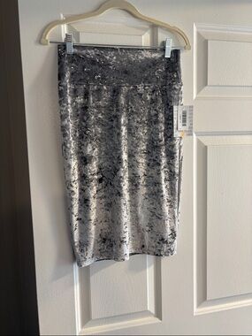 Velvet-Like Midi Pencil Skirt in Silver Gray